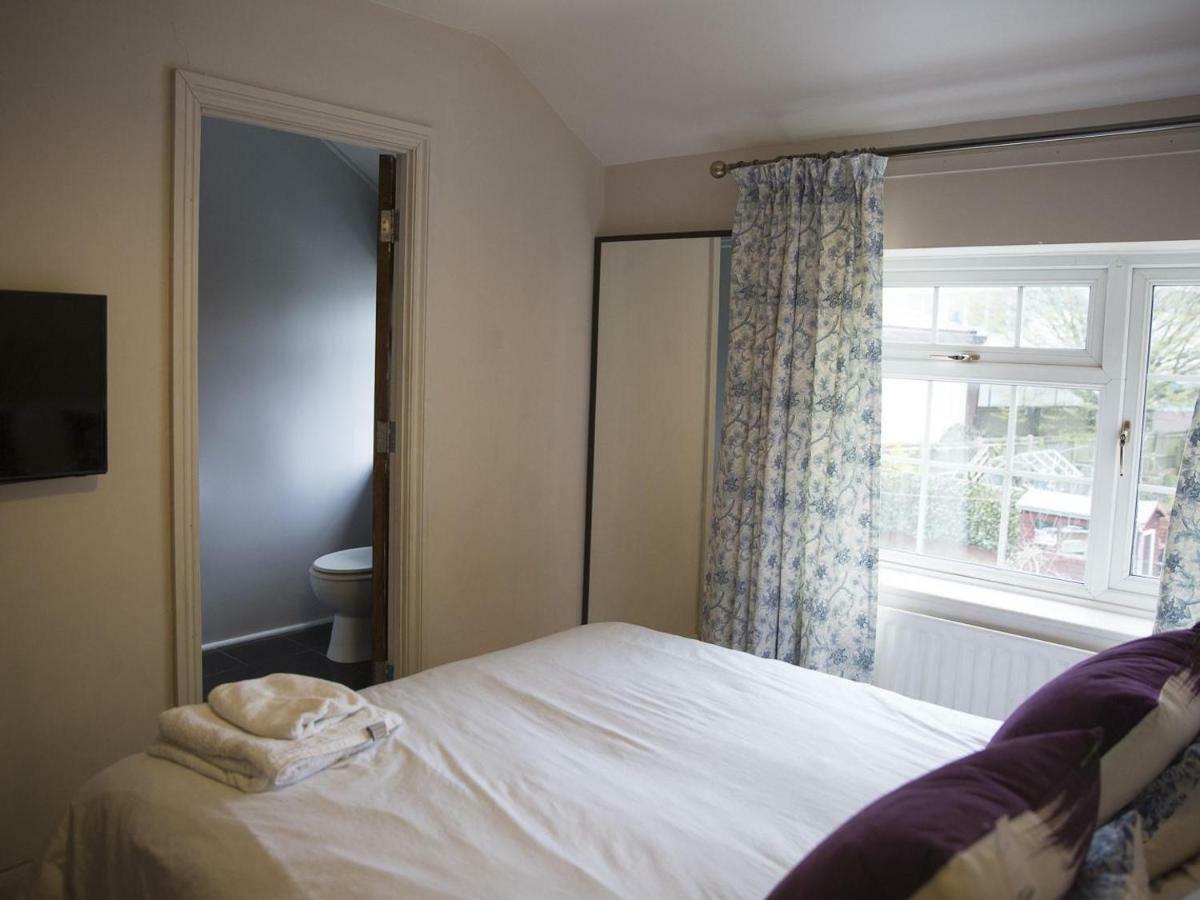 Oyo Vale Lodge Windsor Eksteriør bilde