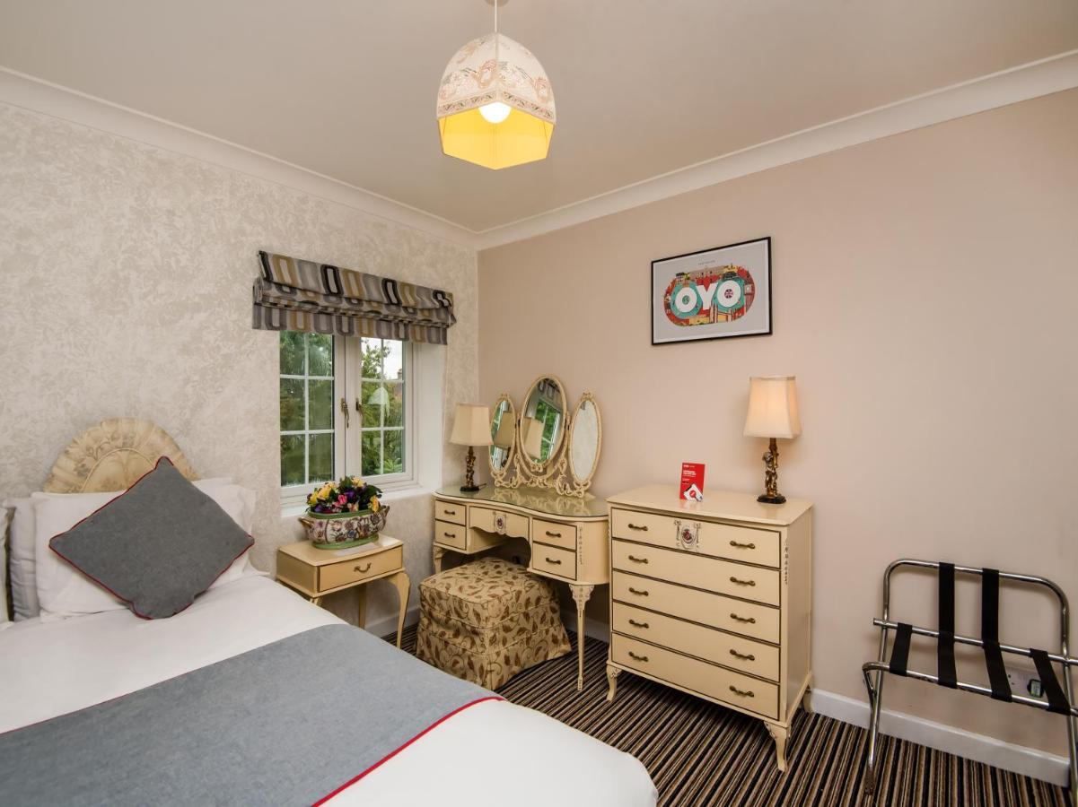 Oyo Vale Lodge Windsor Eksteriør bilde