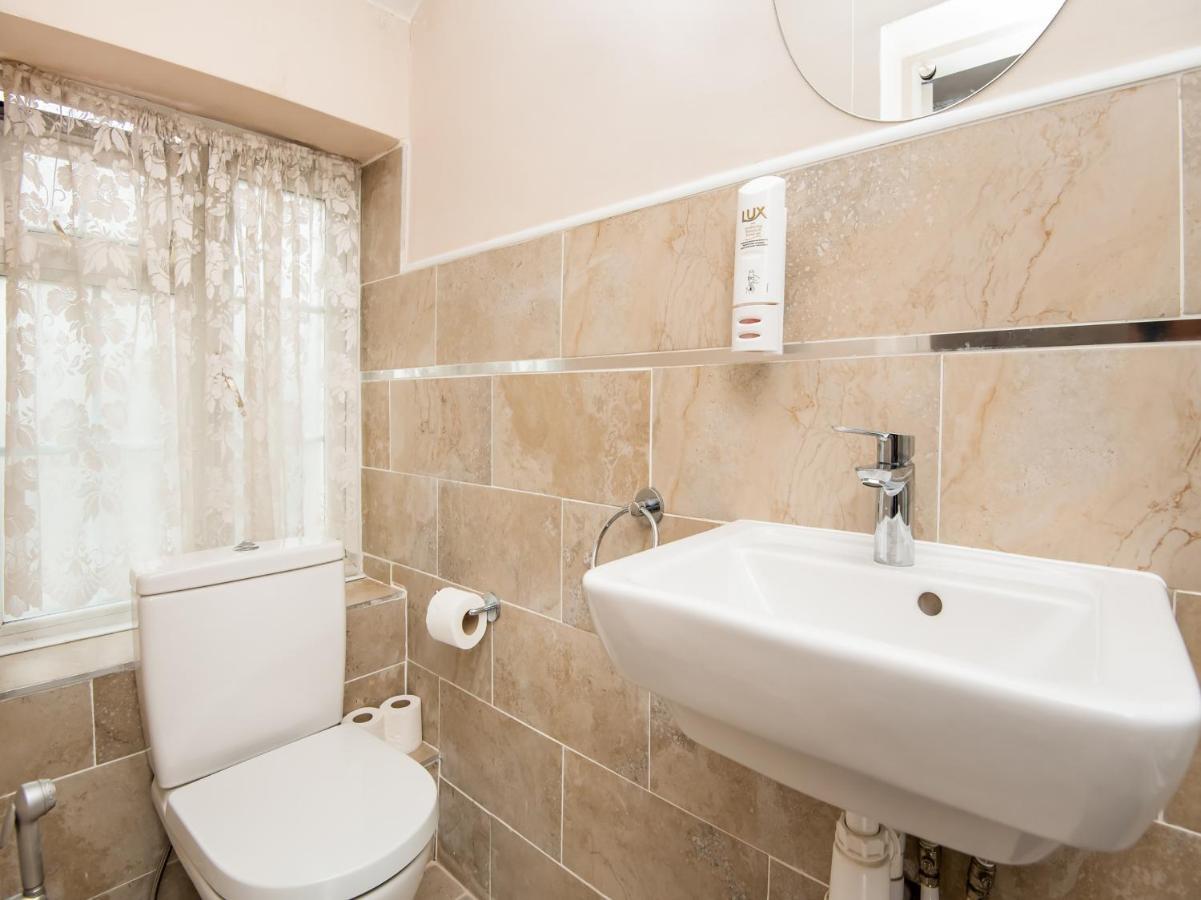 Oyo Vale Lodge Windsor Eksteriør bilde